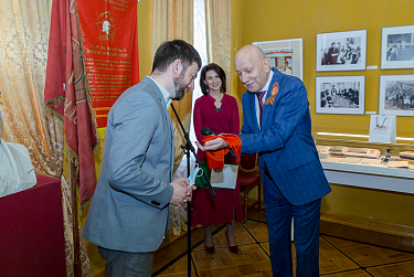 В пионерское прошлое – всей семьей